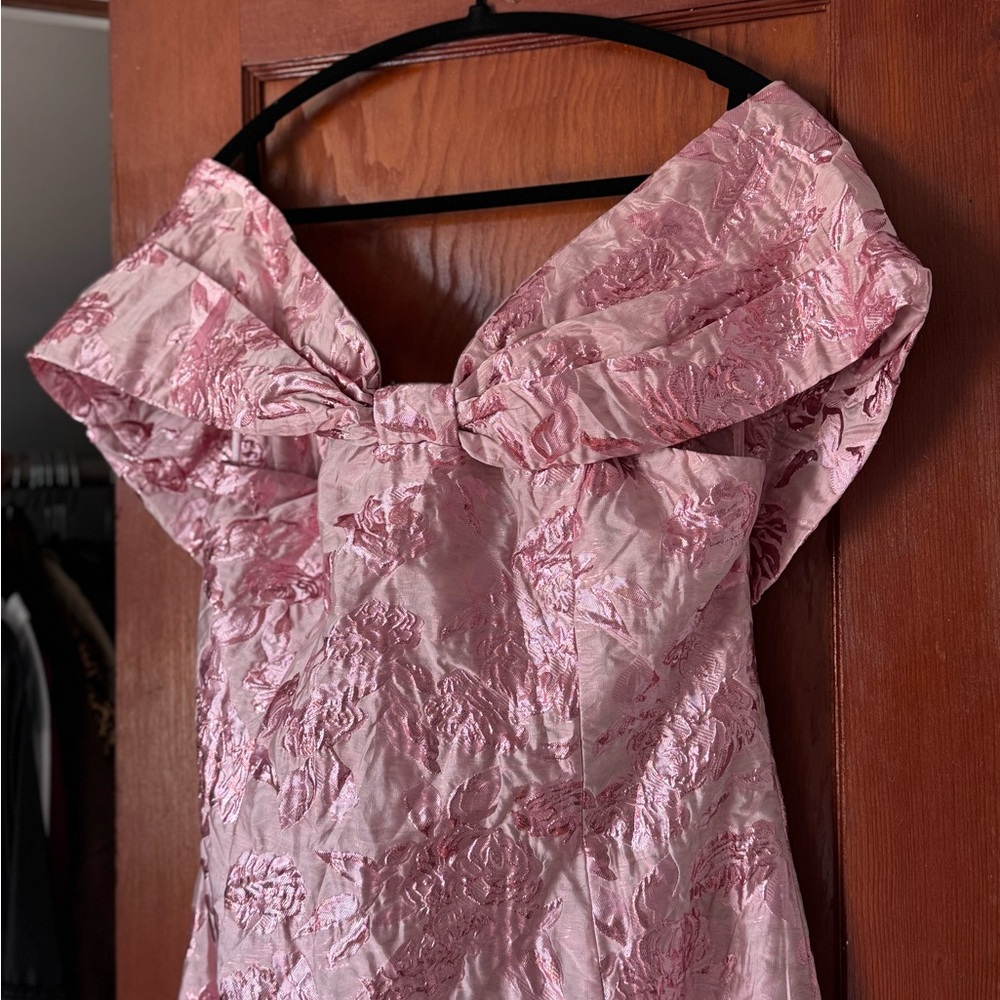 Off-Shoulder Pink Floral Jacquard Dress